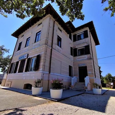 فندق San Valentino Bašanija المظهر الخارجي الصورة