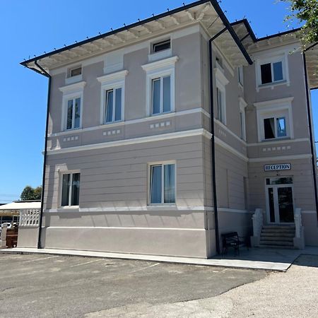 فندق San Valentino Bašanija المظهر الخارجي الصورة